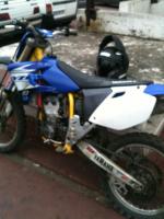 250 yzf année 2005 non roulante