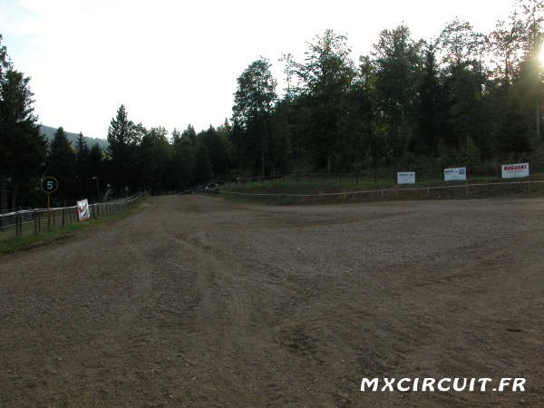 Photo 7 du Circuit Moto Cross du Meix Vannot - Les Fins