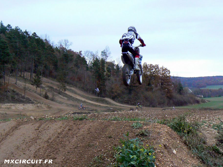 Photo 20 du Circuit Moto Cross de Les Riceys