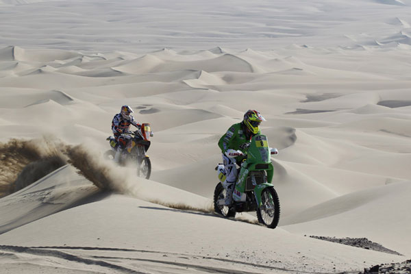 Dakar 2013 étape 3 moto dunes