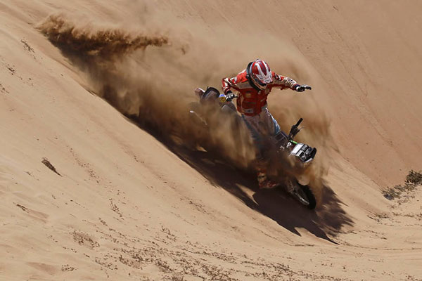 Dakar 2011 étape 10 chute moto