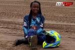 Dcouvrez la belle histoire de cette jeune africaine passionne de motocross