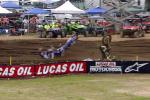 Grosse chute de James Stewart et Josh Grant au motocross ama Redbud 2014