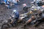 Le motocross dans la boue, c'est pas facile