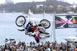 Vido Red Bull X-Fighters Sydney 2012 - Le duel entre Levi Sherwood et Tom Pags