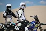 Star Wars l'aventure continue dans les dunes en motocross 
