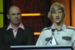 Supercross Las Vegas 2011 - David Vuillemin remet l'award de la star montante 2011  Ken Roczen