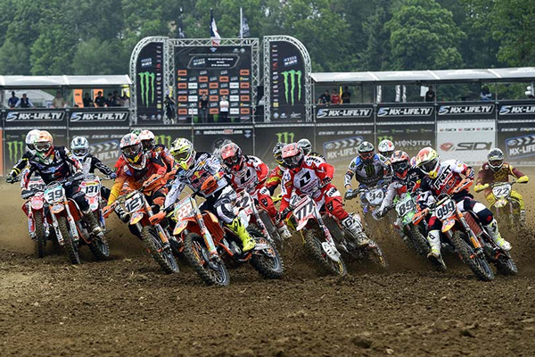GP motocross Ernée France 2013 départ qualifications
