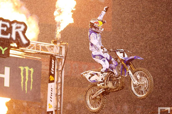 Victoire de James Stewart au supercross Anaheim 3 2009
