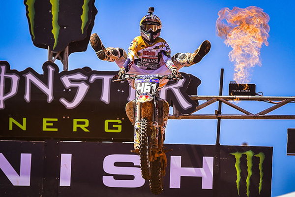 Romain Febvre remporte sa première manche de la saison et son premier Grand Prix en MX2 GP motocross Brésil Goias 2014