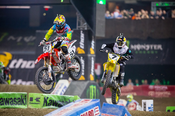 James Stewart contre Justin Barcia lors du supercross ama 450cc Toronto 2014