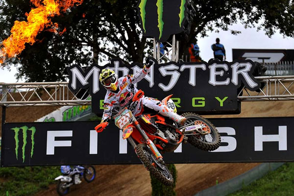 Antonio Cairoli motocross Saint Jean d'Angely 2012