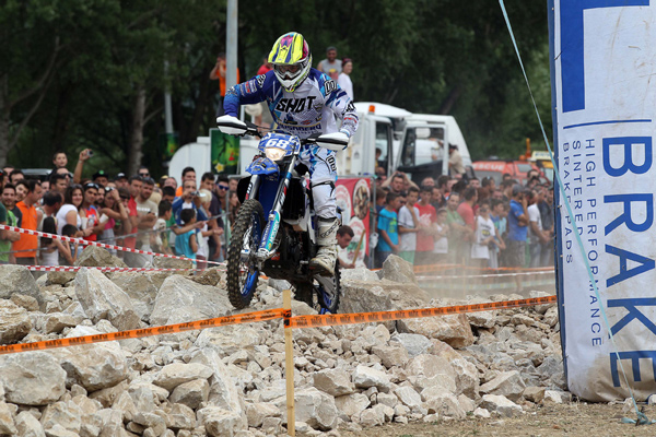 Enduro EWC franchissement Grèce 2013 pierrier