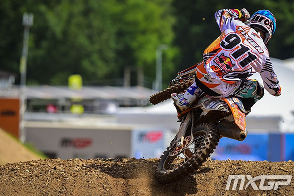 Jordi Tixier monte sur la seconde place du podium au GP motocross MX2 Italie Maggiora 2014