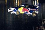 Travis Pastrana a battu le 1er janvier 2010 record de saut en voiture