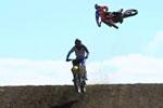 Ken Roczen contre le champion du monde de mountain bike Danny Hart