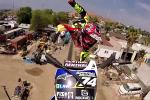Dans les airs, Jarryd McNeil se filme sous tous les angles