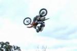 Vido FMX - Mark Monea ralise un 360 Front Flip