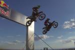 Red Bull Give Me Five 2013 – Ryan Dungey bat Antonio Cairoli