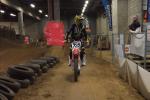 Valentin Teillet teste la Honda 450cc 2017 sur une piste SX indoor Française