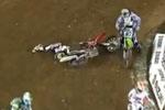Grosse chute d'Andrew Short lors du dpart des qualifications du SX de San Diego 2012