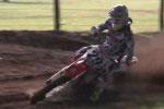Vido de motocross avec Andrew Short a l'entrainement dans sa ferme