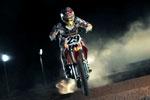 Andrew Short en entrainement de supercross nocturne