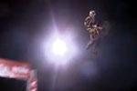 Justin Barcia enchane un gros triple dans la boue de Daytona 2012