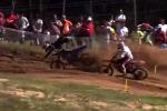 Christophe Charlier vole par dessus son guidon au GP MX Lettonie 2013