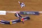 Quand les pilotes ne contrlent plus leurs motocross, a peut faire trs mal 