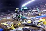 La chute de James Stewart lors du SX Indianapolis 2014 en caméra embarquée