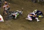 Le crash de Ryan Villopoto et Ken Roczen lors du départ du SX Indianapolis 2014
