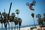 Red Bull X-Fighters font le show à Venice Beach en californie
