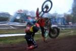Compilation de chutes et cascades en enduro