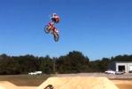 Marvin Musquin passe un heel clicker no hander
