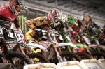 Superbe Vidéo des moments forts du motocross MX2 de Saint Jean D'Angély 2011
