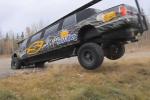 Vido de Travis Pastrana qui s'amuse avec la vieille limousine de la arque Smith